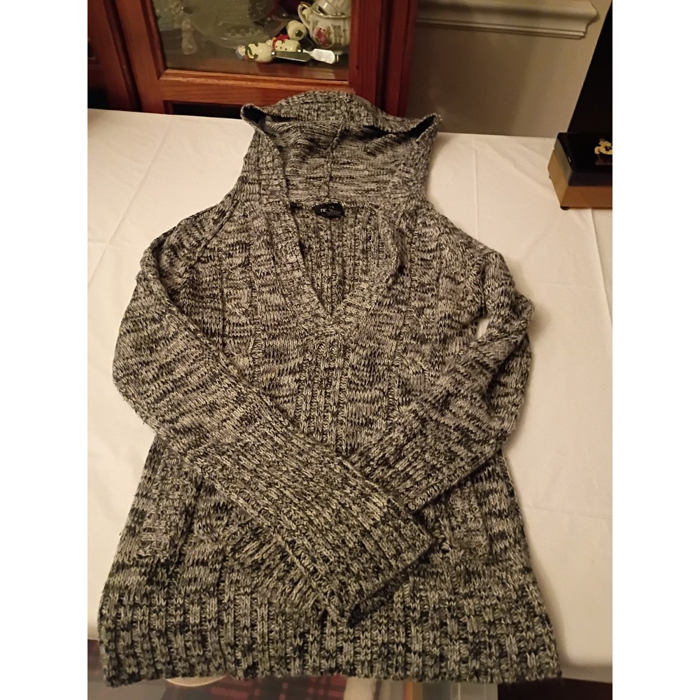 Good Used Condition Rue 21 Woman's Size Small Pullover V Neck Hooded Sweater